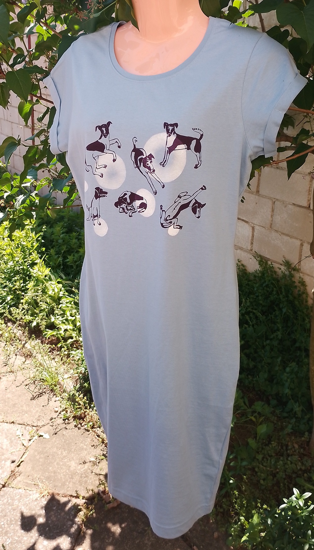 Tričkové šaty s pejsky